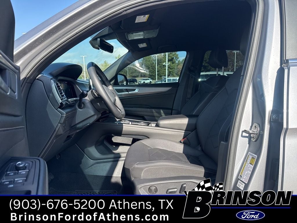 2024 Volkswagen Atlas Cross Sport 2.0T SE w/Technology