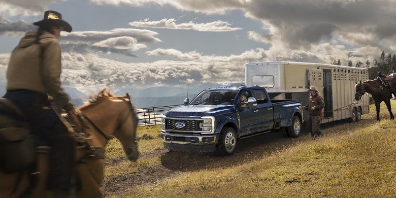 2023 Ford Super Duty tow trailer